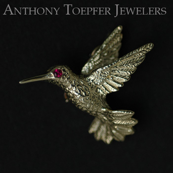 14K Hummingbird Pin